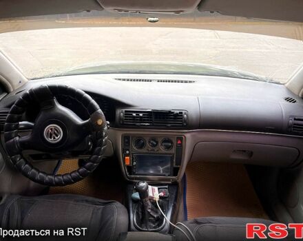 Фольксваген Пассат, объемом двигателя 1.8 л и пробегом 300 тыс. км за 2100 $, фото 3 на Automoto.ua