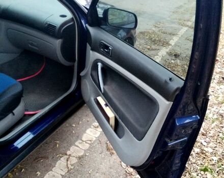 Фольксваген Пассат, объемом двигателя 1.6 л и пробегом 305 тыс. км за 4000 $, фото 5 на Automoto.ua