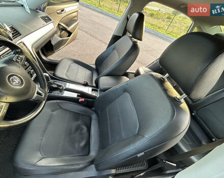 Фольксваген Пассат, объемом двигателя 2.48 л и пробегом 190 тыс. км за 9000 $, фото 23 на Automoto.ua