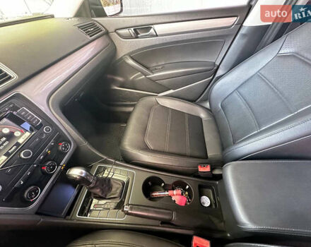 Фольксваген Пассат, объемом двигателя 1.8 л и пробегом 184 тыс. км за 10500 $, фото 3 на Automoto.ua