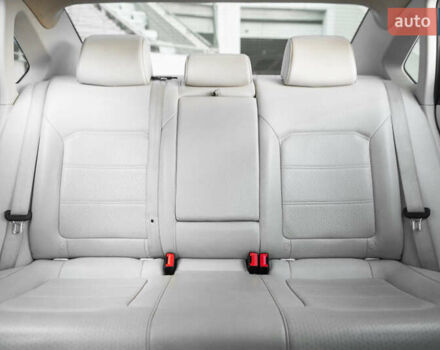 Фольксваген Пассат, объемом двигателя 1.8 л и пробегом 184 тыс. км за 10500 $, фото 17 на Automoto.ua