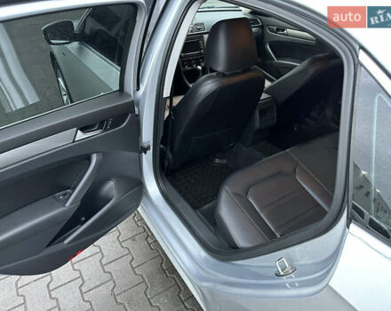 Фольксваген Пассат, об'ємом двигуна 1.8 л та пробігом 150 тис. км за 10999 $, фото 10 на Automoto.ua