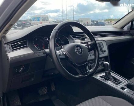 Фольксваген Пассат, объемом двигателя 1.6 л и пробегом 268 тыс. км за 13490 $, фото 10 на Automoto.ua