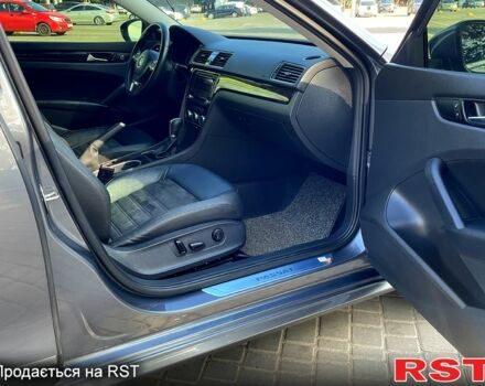 Фольксваген Пассат, объемом двигателя 2 л и пробегом 235 тыс. км за 13499 $, фото 7 на Automoto.ua
