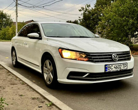 Фольксваген Пассат, объемом двигателя 1.8 л и пробегом 219 тыс. км за 12000 $, фото 1 на Automoto.ua