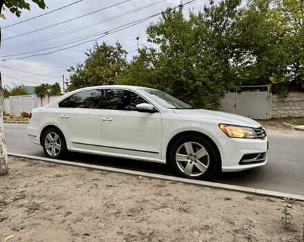 Фольксваген Пассат, объемом двигателя 1.8 л и пробегом 219 тыс. км за 12000 $, фото 3 на Automoto.ua