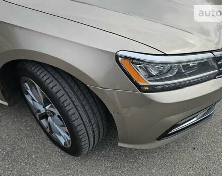 Фольксваген Пассат, объемом двигателя 3.6 л и пробегом 203 тыс. км за 15000 $, фото 9 на Automoto.ua