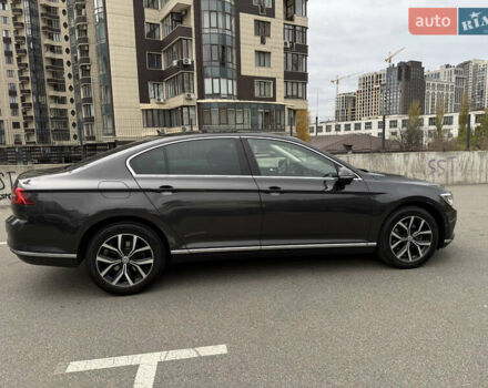 Фольксваген Пассат 2018 в Киеве на Automoto.ua Фольксваген Пассат, объемом двигателя 2 л и пробегом 152 тыс. км за 25999 $, фото 7 на Automoto.ua