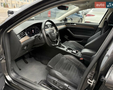 Фольксваген Пассат 2018 в Киеве на Automoto.ua Фольксваген Пассат, объемом двигателя 2 л и пробегом 152 тыс. км за 25999 $, фото 10 на Automoto.ua