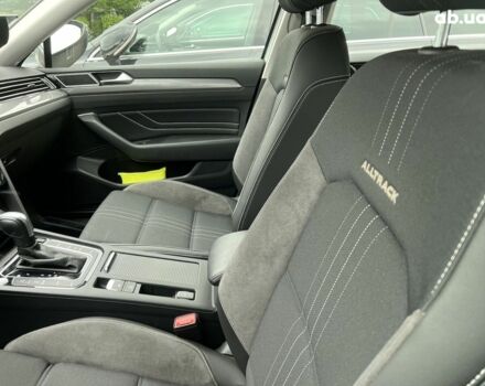 Фольксваген Пассат, объемом двигателя 2 л и пробегом 10 тыс. км за 45102 $, фото 12 на Automoto.ua