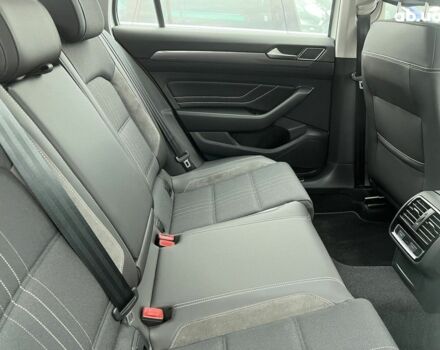 Фольксваген Пассат, объемом двигателя 2 л и пробегом 10 тыс. км за 45102 $, фото 7 на Automoto.ua