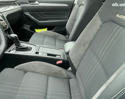 Фольксваген Пассат, объемом двигателя 2 л и пробегом 10 тыс. км за 45102 $, фото 11 на Automoto.ua