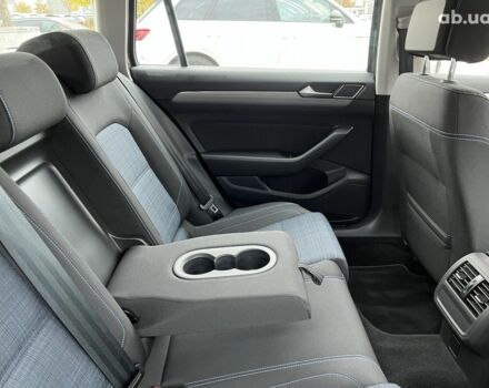 Фольксваген Пассат, объемом двигателя 1.4 л и пробегом 1 тыс. км за 46515 $, фото 17 на Automoto.ua