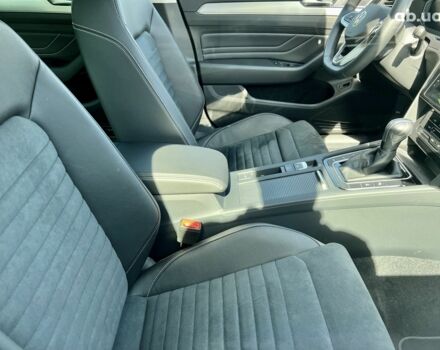 Фольксваген Пассат, объемом двигателя 2 л и пробегом 1 тыс. км за 50536 $, фото 13 на Automoto.ua