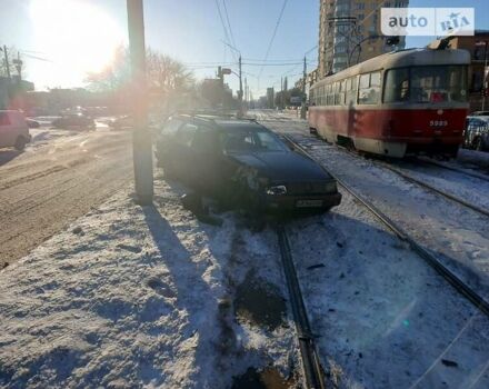 Фольксваген Пассат, объемом двигателя 1.8 л и пробегом 207 тыс. км за 800 $, фото 1 на Automoto.ua