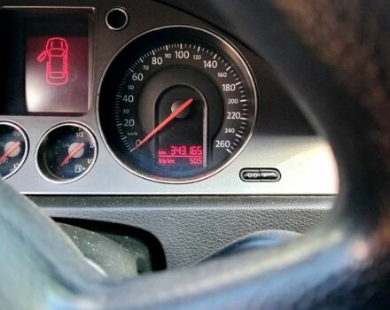 Фольксваген Пассат, объемом двигателя 1.6 л и пробегом 340 тыс. км за 5800 $, фото 3 на Automoto.ua