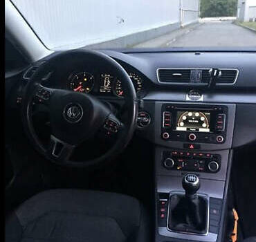 Фольксваген Пассат, об'ємом двигуна 1.6 л та пробігом 300 тис. км за 9500 $, фото 11 на Automoto.ua