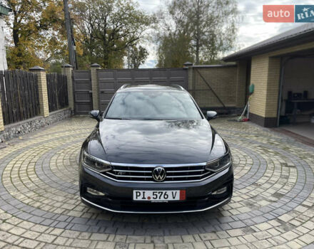 Фольксваген Пассат, объемом двигателя 1.97 л и пробегом 128 тыс. км за 30900 $, фото 1 на Automoto.ua