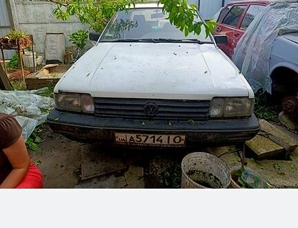 Фольксваген Пассат, объемом двигателя 1.8 л и пробегом 300 тыс. км за 750 $, фото 1 на Automoto.ua