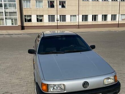Фольксваген Пассат 1989 в Новорад-Волынском на Automoto.ua Фольксваген Пассат, объемом двигателя 1.8 л и пробегом 200 тыс. км за 3000 $, фото 1 на Automoto.ua