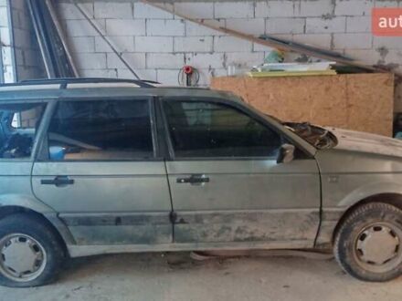 Фольксваген Пассат, объемом двигателя 1.8 л и пробегом 400 тыс. км за 600 $, фото 1 на Automoto.ua