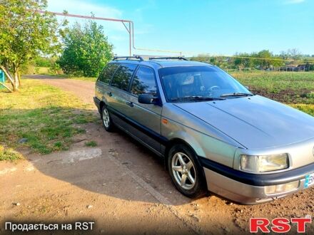 Фольксваген Пассат 1989 в Раздельной на Automoto.ua Фольксваген Пассат, объемом двигателя 1.8 л и пробегом 200 тыс. км за 2500 $, фото 1 на Automoto.ua