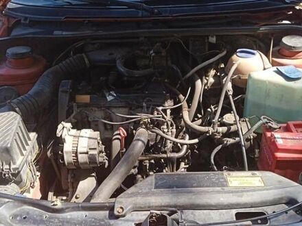 Фольксваген Пассат, объемом двигателя 1.8 л и пробегом 200 тыс. км за 2000 $, фото 1 на Automoto.ua