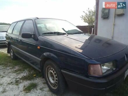 Фольксваген Пассат 1993 в Львове на Automoto.ua Фольксваген Пассат, объемом двигателя 0 л и пробегом 390 тыс. км за 1400 $, фото 1 на Automoto.ua