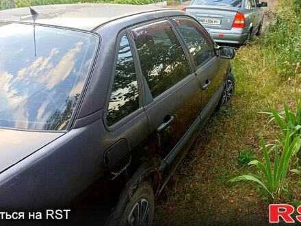 Фольксваген Пассат 1997 в Хмельнике на Automoto.ua Фольксваген Пассат, объемом двигателя 1.8 л и пробегом 148 тыс. км за 1800 $, фото 1 на Automoto.ua