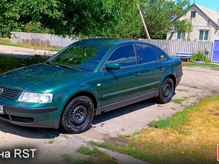 Фольксваген Пассат, объемом двигателя 1.8 л и пробегом 245 тыс. км за 4100 $, фото 1 на Automoto.ua