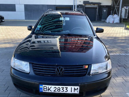 Фольксваген Пассат, объемом двигателя 1.6 л и пробегом 370 тыс. км за 3000 $, фото 1 на Automoto.ua