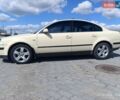 Желтый Фольксваген Пассат, объемом двигателя 1.9 л и пробегом 210 тыс. км за 2399 $, фото 1 на Automoto.ua