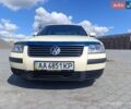 Желтый Фольксваген Пассат, объемом двигателя 1.9 л и пробегом 210 тыс. км за 2699 $, фото 1 на Automoto.ua