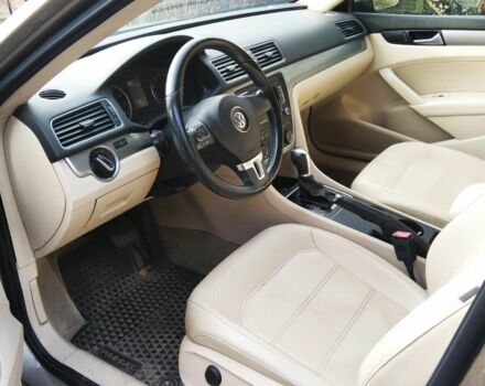 Желтый Фольксваген Пассат, объемом двигателя 1.8 л и пробегом 160 тыс. км за 10500 $, фото 1 на Automoto.ua