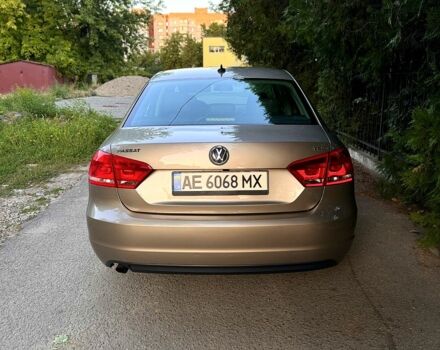 Желтый Фольксваген Пассат, объемом двигателя 1.8 л и пробегом 238 тыс. км за 10900 $, фото 1 на Automoto.ua