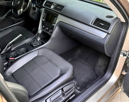 Желтый Фольксваген Пассат, объемом двигателя 1.8 л и пробегом 238 тыс. км за 10900 $, фото 5 на Automoto.ua