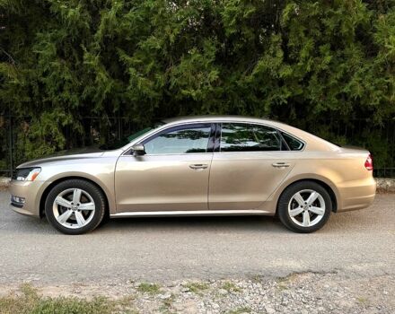 Желтый Фольксваген Пассат, объемом двигателя 1.8 л и пробегом 238 тыс. км за 10900 $, фото 2 на Automoto.ua