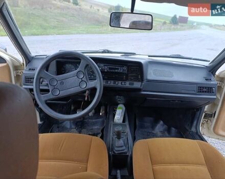 Желтый Фольксваген Пассат, объемом двигателя 1.59 л и пробегом 510 тыс. км за 1350 $, фото 1 на Automoto.ua