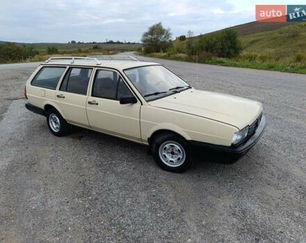 Желтый Фольксваген Пассат, объемом двигателя 1.59 л и пробегом 510 тыс. км за 1350 $, фото 7 на Automoto.ua