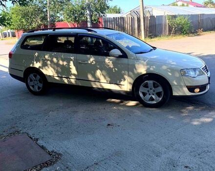 Желтый Фольксваген Пассат, объемом двигателя 2 л и пробегом 350 тыс. км за 3550 $, фото 2 на Automoto.ua