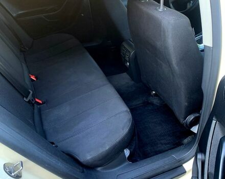 Желтый Фольксваген Пассат, объемом двигателя 2 л и пробегом 350 тыс. км за 3550 $, фото 6 на Automoto.ua