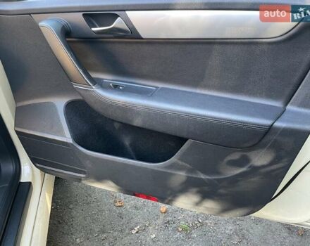 Желтый Фольксваген Пассат, объемом двигателя 1.97 л и пробегом 381 тыс. км за 8500 $, фото 29 на Automoto.ua