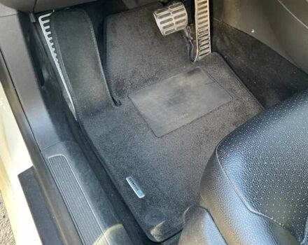 Желтый Фольксваген Пассат, объемом двигателя 1.97 л и пробегом 381 тыс. км за 8500 $, фото 17 на Automoto.ua