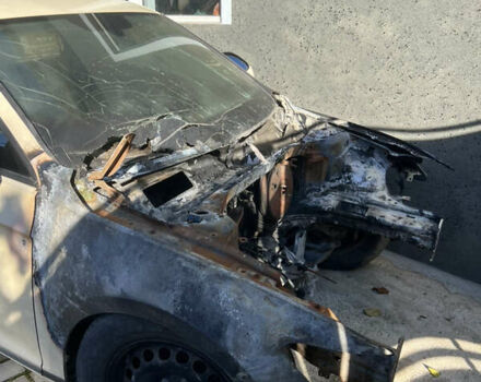 Жовтий Фольксваген Пассат, об'ємом двигуна 1.97 л та пробігом 276 тис. км за 3999 $, фото 10 на Automoto.ua