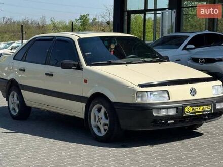Фольксваген Пассат 1990 в Черновцах на Automoto.ua Желтый Фольксваген Пассат, объемом двигателя 1.9 л и пробегом 588 тыс. км за 2500 $, фото 1 на Automoto.ua