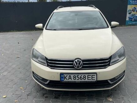 Фольксваген Пассат 2012 в Киеве на Automoto.ua Желтый Фольксваген Пассат, объемом двигателя 1.97 л и пробегом 381 тыс. км за 8500 $, фото 1 на Automoto.ua