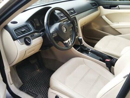 Желтый Фольксваген Пассат, объемом двигателя 1.8 л и пробегом 160 тыс. км за 10500 $, фото 1 на Automoto.ua