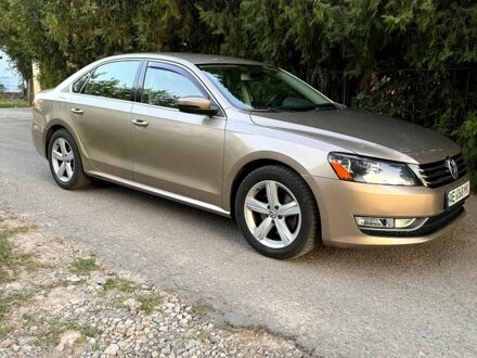 Фольксваген Пассат 2015 в Новомосковске на Automoto.ua Желтый Фольксваген Пассат, объемом двигателя 1.8 л и пробегом 238 тыс. км за 10900 $, фото 1 на Automoto.ua