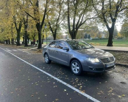 Серый Фольксваген Пассат, объемом двигателя 2 л и пробегом 250 тыс. км за 7000 $, фото 1 на Automoto.ua