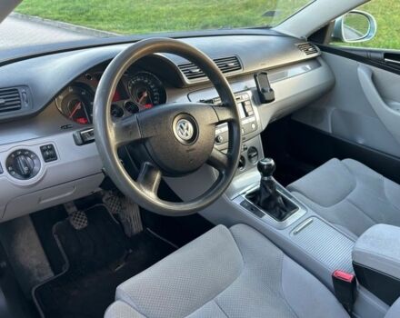 Серый Фольксваген Пассат, объемом двигателя 1.9 л и пробегом 188 тыс. км за 1650 $, фото 5 на Automoto.ua